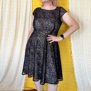 Black Label by Evan Picone Black Lace Over Nude Party Cocktail Dress - Size 14
